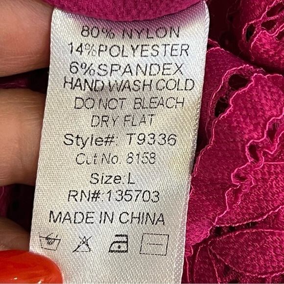 Valentine fuchsia pink backless lace crop top with wraparound sash, size L - Picture 16 of 16